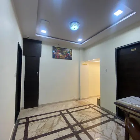 Hotel Classio - Near Kokilaben Hospital, Andheri West