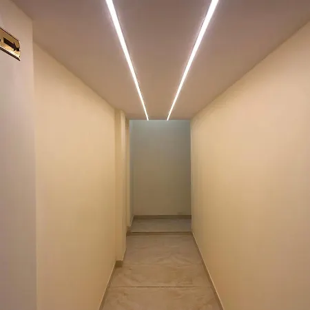 Hotel Classio - Near Kokilaben Hospital, Andheri West