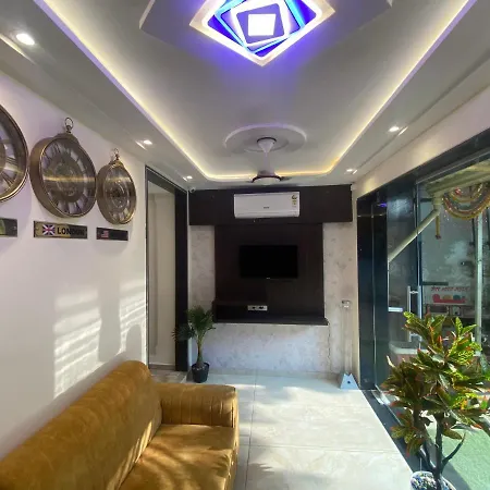 Hotel Classio - Near Kokilaben Hospital, Andheri West