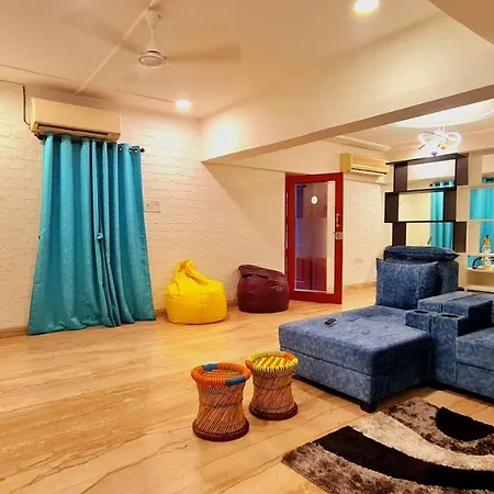 Rostel Live Hostel *