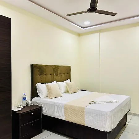 Classio - Near Kokilaben Hospital, Andheri West