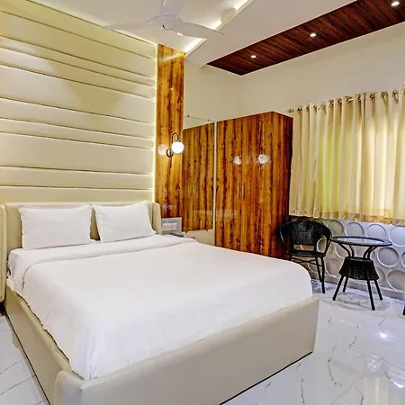 Collection O Palm Springs Hotel Mumbai
