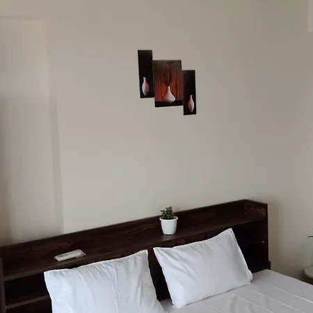 Spacious 4 Bhk In Mulund East 12 Guest For Function Gathering Meeting Apartment *
