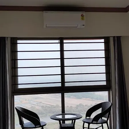 Spacious 4 Bhk In Mulund East 12 Guest For Function Gathering Meeting * Mumbai