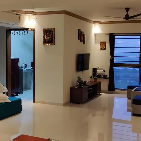 Apartment Spacious 4 Bhk In Mulund East 12 Guest For Function Gathering Meeting *