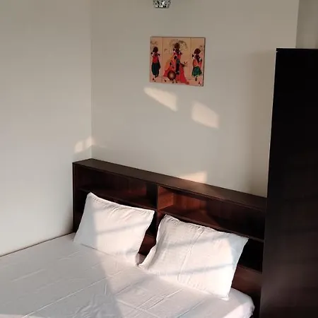 Spacious 4 Bhk In Mulund East 12 Guest For Function Gathering Meeting Apartment Mumbai