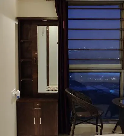 Spacious 4 Bhk In Mulund East 12 Guest For Function Gathering Meeting Apartment