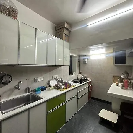 Surya Kiran: Linking Road Bandra West 3bhk * Mumbai