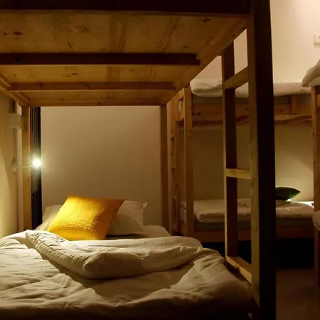 Hostel Woh *