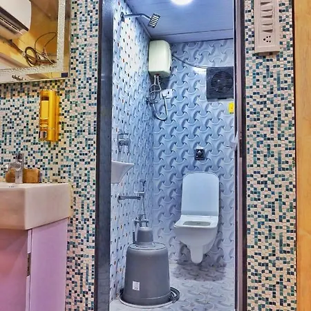 New India Hostel *