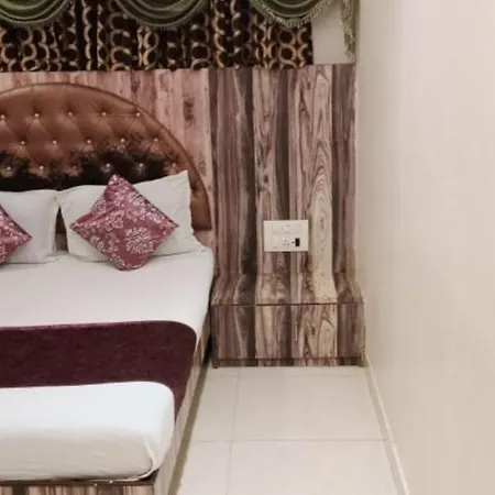 Golden Inn, Hotel
