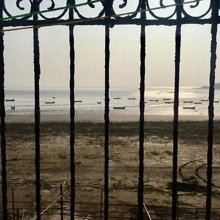 Apartment Lavish Sea View