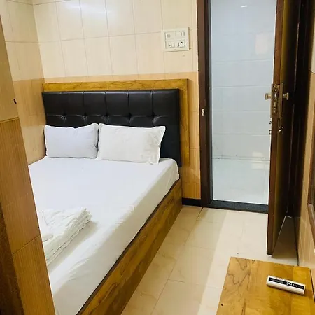 Lodge B H Residency