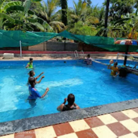 Hotel Tom's Hideout Resorts,mumbai 4*