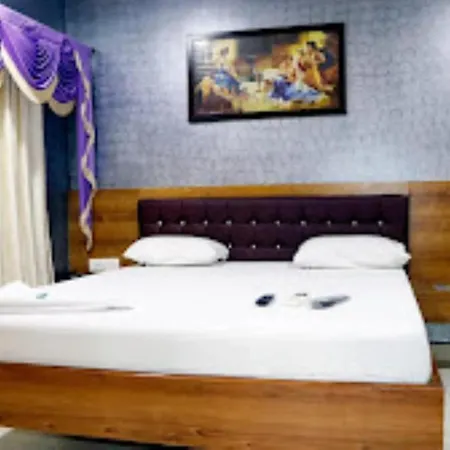 Hotel White , Mumbai