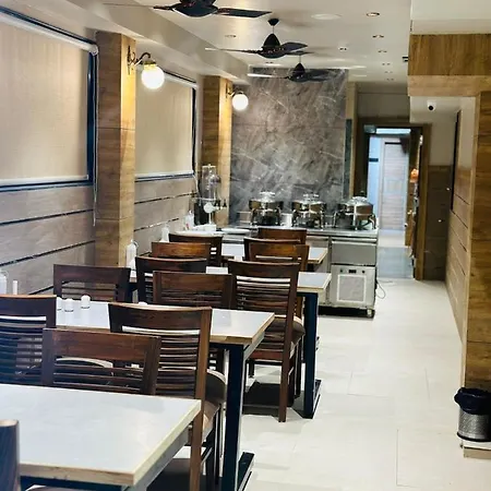 Hotel Amber Paramount Mumbai