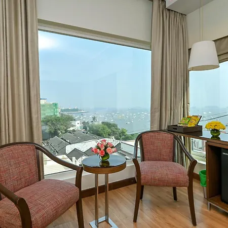 Fariyas , Colaba