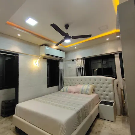 Cozy Furnished One Block From The Ocean Apartment