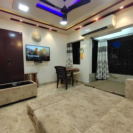 Cozy Furnished One Block From The Ocean * Mumbai