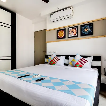 Oyo Elegant Hiranandani 3*