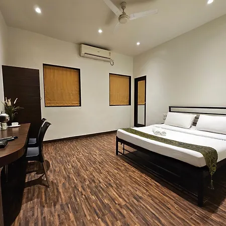 Kumkum Hotel 2*