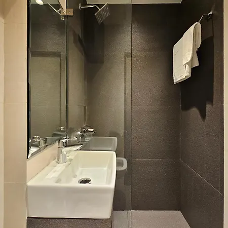 Kumkum Hotel 2*