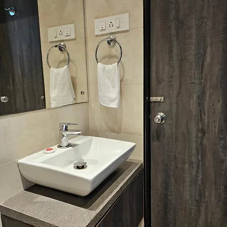 Hotel Kumkum 2*