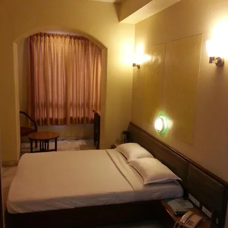 Hotel Ashray International, Sion - Near Bkc
