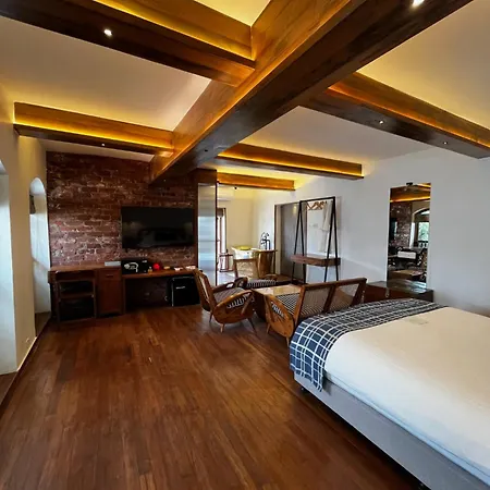 Hotel Abode 3*