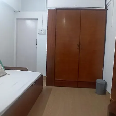 Homestay Seaview Bandra W Nr Taj Indian Women Only