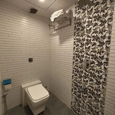 Bed & Breakfast Dream Palace Residency - Near To Us Embassy Bkc 2*