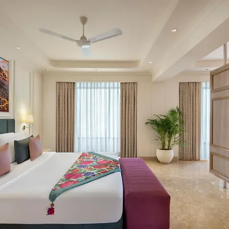 Aurika, International Airport - Luxury By Lemon Tree
