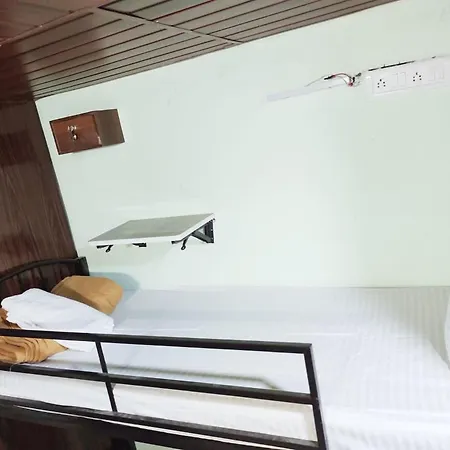 Vakola Ac Beds * Mumbai