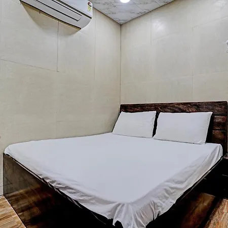 Oyo Sai Mann Lodging & Boarding Hotel 3*