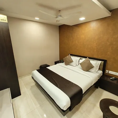 The Majlis - Colaba