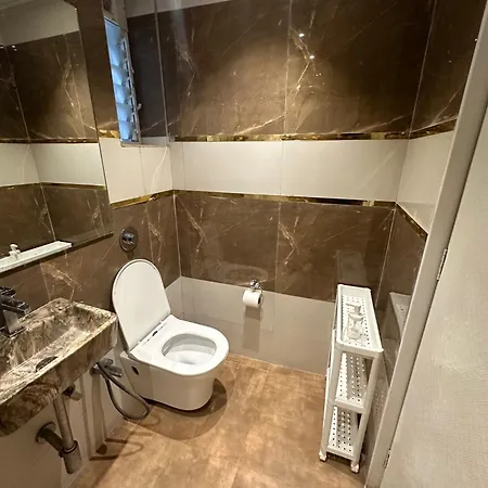Luxury 2 Bhk Tropical With Workspace In Khar West * Mumbai