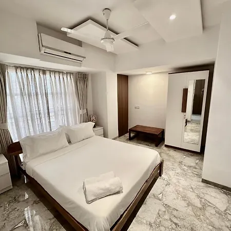 Apartment Luxury 2 Bhk Tropical With Workspace In Khar West