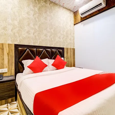 Oyo Flagship Qubic 4* Mumbai