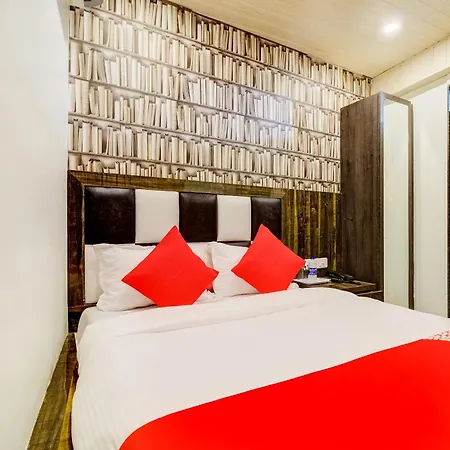 Oyo Flagship Qubic Hotel Mumbai