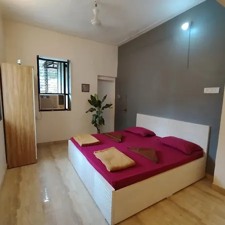 Bandra Delight 1 Master Bedroom With Attached Bath Apartment