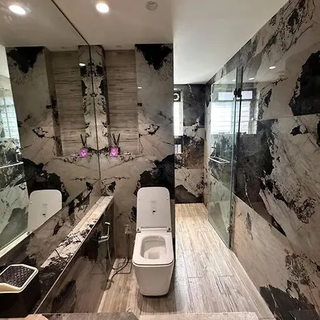 House Of Luxury 8 *