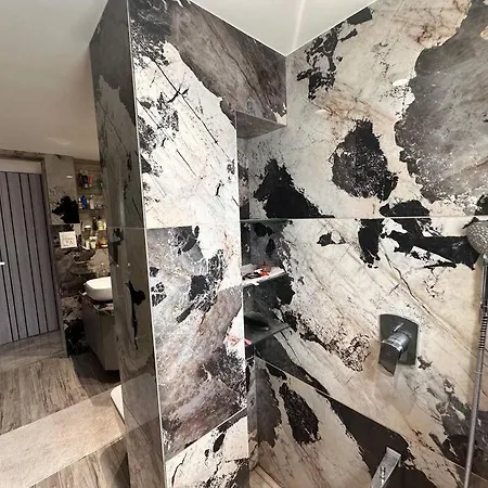 House Of Luxury 8 Apartment Mumbai