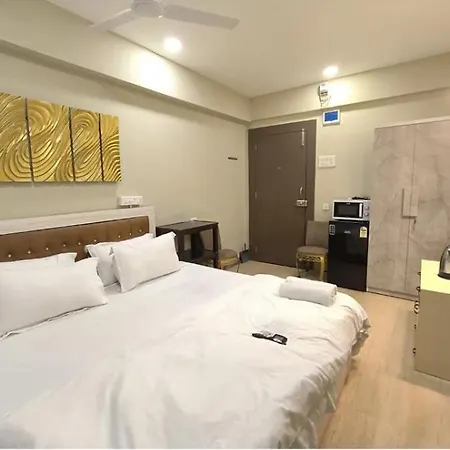 Apartment Breezy Homes