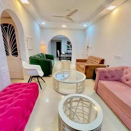 Luxurious With Love * Mumbai
