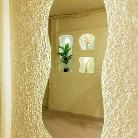 Apartment Cave House Near The Sea Mumbai