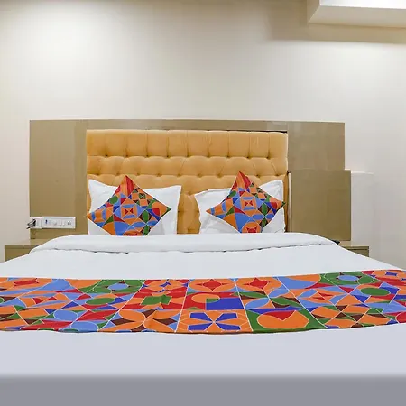 Hotel Fabexpress Earth Paradise