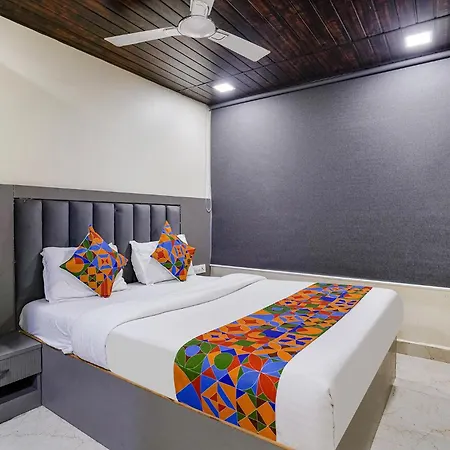 Hotel Fabexpress Earth Paradise