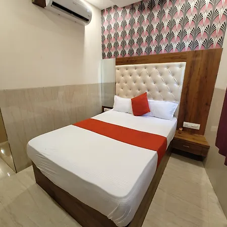 Dream Palace Residency - Near To Us Embassy Bkc