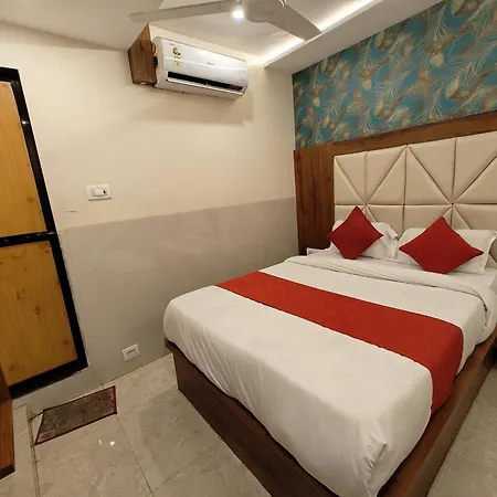 Dream Palace Residency - Near To Us Embassy Bkc Bed & Breakfast 2*