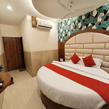 Dream Palace Residency - Near To Us Embassy Bkc Bed & Breakfast 2*